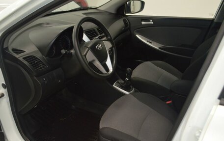 Hyundai Solaris II рестайлинг, 2012 год, 737 000 рублей, 21 фотография