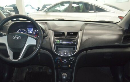 Hyundai Solaris II рестайлинг, 2012 год, 737 000 рублей, 22 фотография