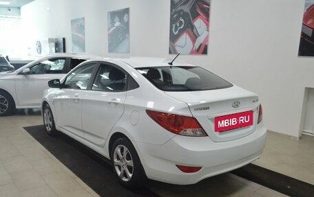 Hyundai Solaris II рестайлинг, 2012 год, 737 000 рублей, 11 фотография
