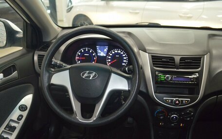 Hyundai Solaris II рестайлинг, 2012 год, 737 000 рублей, 29 фотография