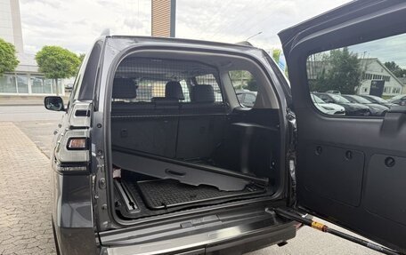 Toyota Land Cruiser Prado 150 рестайлинг 2, 2022 год, 5 365 000 рублей, 10 фотография