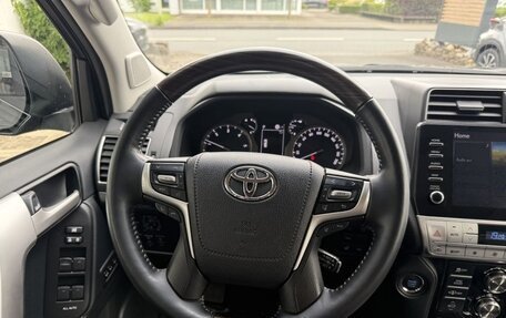 Toyota Land Cruiser Prado 150 рестайлинг 2, 2022 год, 5 365 000 рублей, 6 фотография