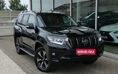 Toyota Land Cruiser Prado 150 рестайлинг 2, 2022 год, 5 290 000 рублей, 2 фотография