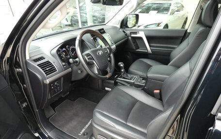 Toyota Land Cruiser Prado 150 рестайлинг 2, 2022 год, 5 290 000 рублей, 9 фотография