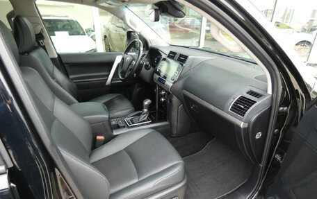 Toyota Land Cruiser Prado 150 рестайлинг 2, 2022 год, 5 290 000 рублей, 10 фотография
