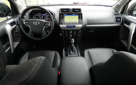 Toyota Land Cruiser Prado 150 рестайлинг 2, 2022 год, 5 290 000 рублей, 7 фотография