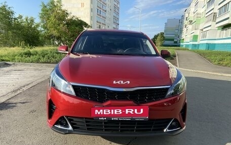 KIA Rio IV, 2021 год, 1 705 000 рублей, 2 фотография