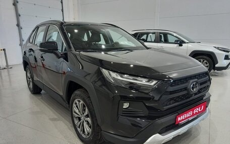 Toyota RAV4, 2024 год, 3 700 000 рублей, 2 фотография