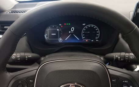 Toyota RAV4, 2024 год, 3 700 000 рублей, 13 фотография