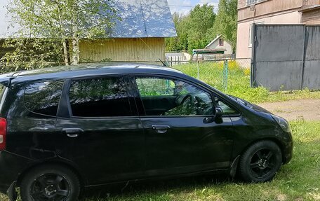 Honda Fit III, 2001 год, 349 000 рублей, 2 фотография