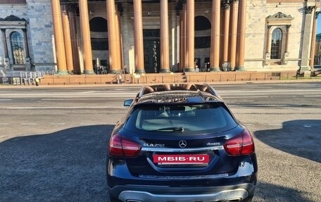 Mercedes-Benz GLA, 2017 год, 1 850 000 рублей, 2 фотография
