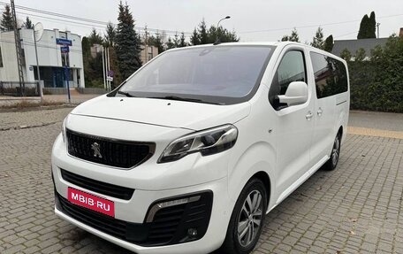 Peugeot Traveller I, 2017 год, 1 800 000 рублей, 1 фотография