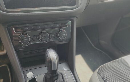 Volkswagen Tiguan II, 2020 год, 2 630 000 рублей, 5 фотография