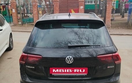 Volkswagen Tiguan II, 2020 год, 2 630 000 рублей, 3 фотография
