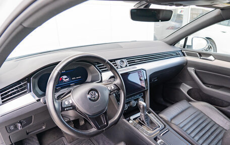 Volkswagen Passat B8 рестайлинг, 2018 год, 2 400 000 рублей, 9 фотография
