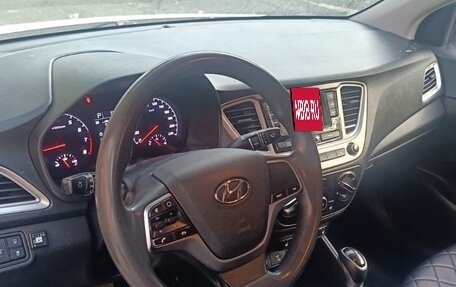 Hyundai Solaris II рестайлинг, 2021 год, 1 200 000 рублей, 19 фотография
