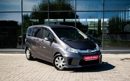 Honda Freed I, 2016 год, 1 600 000 рублей, 5 фотография