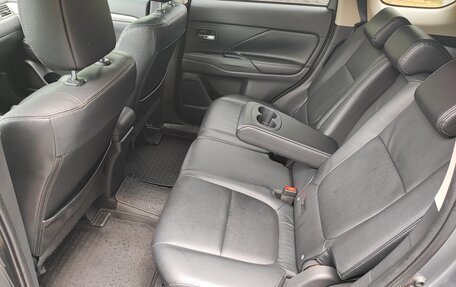 Mitsubishi Outlander III рестайлинг 3, 2012 год, 1 460 000 рублей, 18 фотография