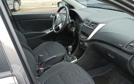 Hyundai Solaris II рестайлинг, 2014 год, 1 400 000 рублей, 8 фотография