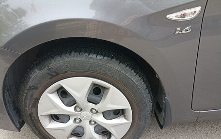 Hyundai Solaris II рестайлинг, 2014 год, 1 400 000 рублей, 23 фотография