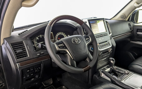 Toyota Land Cruiser 200, 2016 год, 4 750 000 рублей, 16 фотография