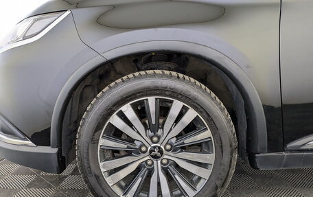 Mitsubishi Outlander III рестайлинг 3, 2019 год, 1 980 000 рублей, 13 фотография