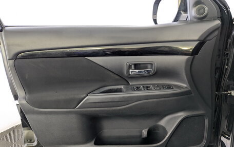 Mitsubishi Outlander III рестайлинг 3, 2019 год, 1 980 000 рублей, 17 фотография