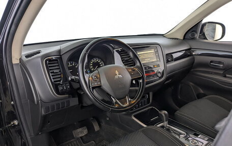 Mitsubishi Outlander III рестайлинг 3, 2019 год, 1 980 000 рублей, 16 фотография