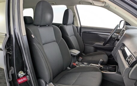Mitsubishi Outlander III рестайлинг 3, 2019 год, 1 980 000 рублей, 19 фотография
