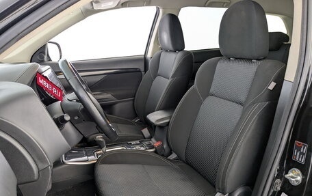Mitsubishi Outlander III рестайлинг 3, 2019 год, 1 980 000 рублей, 18 фотография