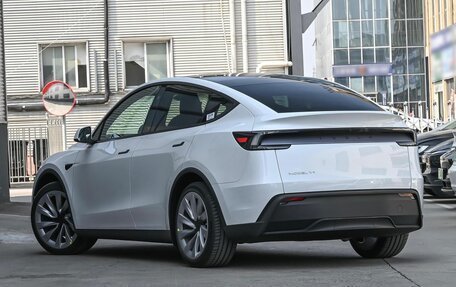 Tesla Model Y I, 2025 год, 7 790 000 рублей, 3 фотография