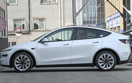 Tesla Model Y I, 2025 год, 7 790 000 рублей, 2 фотография