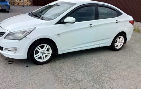 Hyundai Solaris II рестайлинг, 2014 год, 850 000 рублей, 2 фотография
