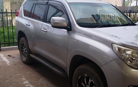 Toyota Land Cruiser Prado 150 рестайлинг 2, 2013 год, 3 450 000 рублей, 8 фотография