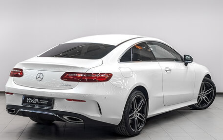 Mercedes-Benz E-Класс, 2019 год, 4 450 000 рублей, 5 фотография