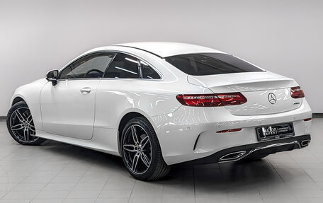 Mercedes-Benz E-Класс, 2019 год, 4 450 000 рублей, 7 фотография