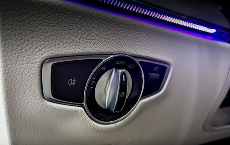 Mercedes-Benz E-Класс, 2019 год, 4 450 000 рублей, 29 фотография