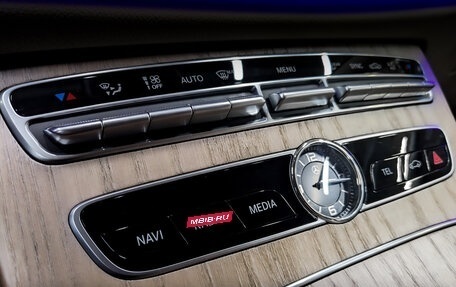Mercedes-Benz E-Класс, 2019 год, 4 450 000 рублей, 25 фотография