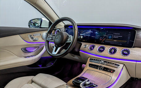 Mercedes-Benz E-Класс, 2019 год, 4 450 000 рублей, 30 фотография