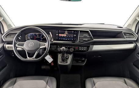 Volkswagen Multivan T6 рестайлинг, 2021 год, 8 000 000 рублей, 15 фотография