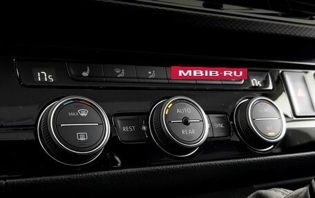 Volkswagen Multivan T6 рестайлинг, 2021 год, 8 000 000 рублей, 27 фотография
