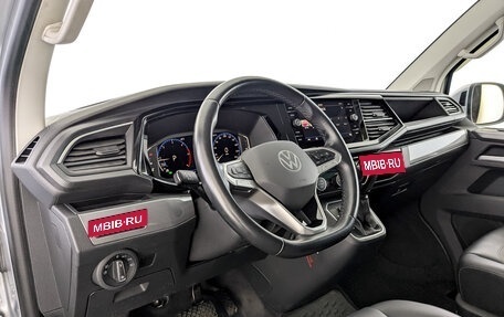 Volkswagen Multivan T6 рестайлинг, 2021 год, 8 000 000 рублей, 17 фотография