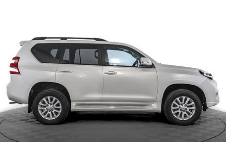 Toyota Land Cruiser Prado 150 рестайлинг 2, 2017 год, 4 190 000 рублей, 4 фотография