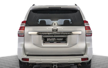 Toyota Land Cruiser Prado 150 рестайлинг 2, 2017 год, 4 190 000 рублей, 6 фотография