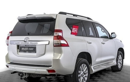 Toyota Land Cruiser Prado 150 рестайлинг 2, 2017 год, 4 190 000 рублей, 5 фотография