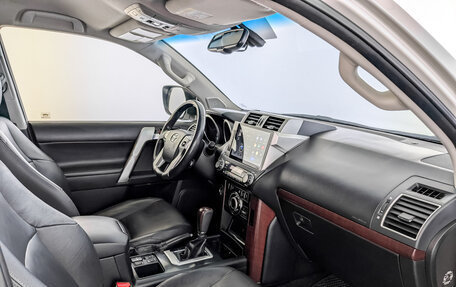 Toyota Land Cruiser Prado 150 рестайлинг 2, 2017 год, 4 190 000 рублей, 11 фотография