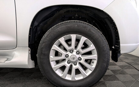 Toyota Land Cruiser Prado 150 рестайлинг 2, 2017 год, 4 190 000 рублей, 18 фотография