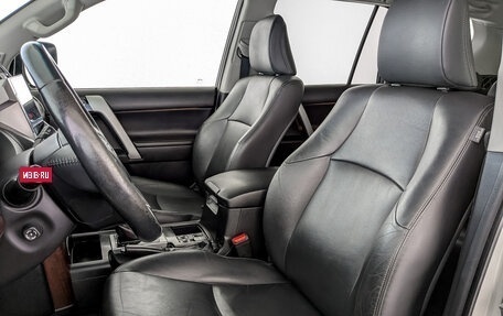 Toyota Land Cruiser Prado 150 рестайлинг 2, 2017 год, 4 190 000 рублей, 20 фотография