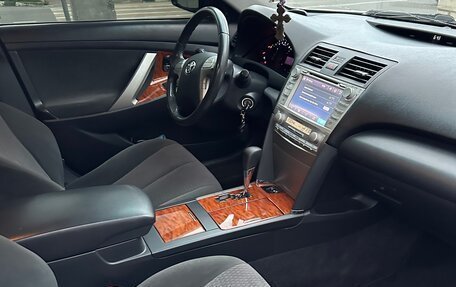 Toyota Camry, 2010 год, 1 400 000 рублей, 8 фотография