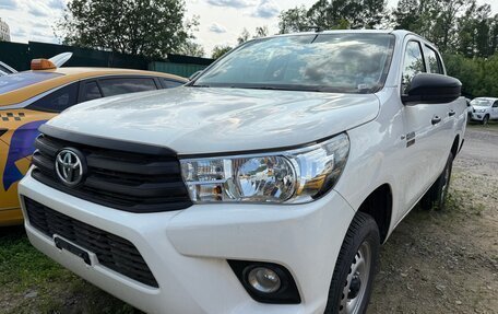 Toyota Hilux VIII, 2022 год, 5 600 000 рублей, 1 фотография